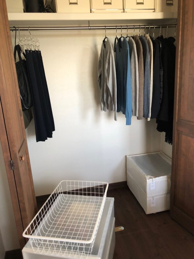 クローゼット掃除中の画像