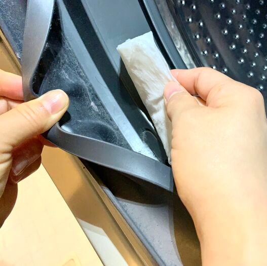 ドラム洗濯機掃除中の画像