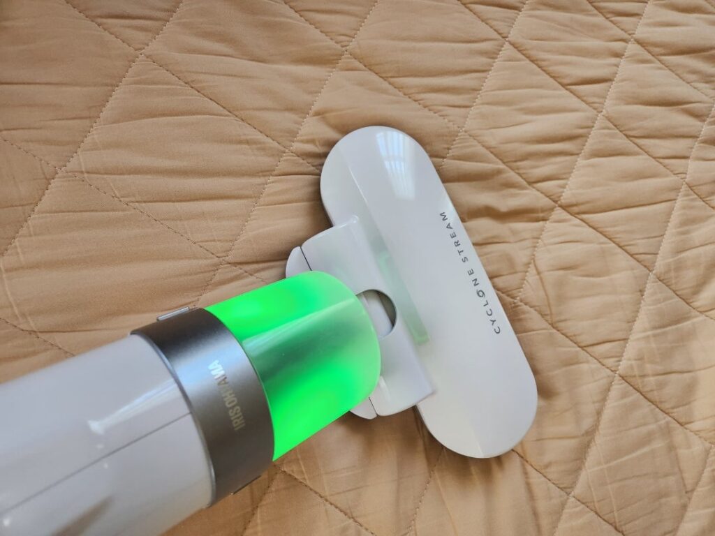 布団掃除中の画像