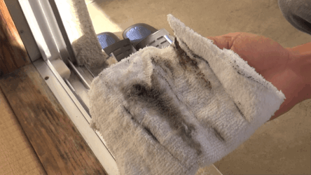 窓サッシ掃除後の画像