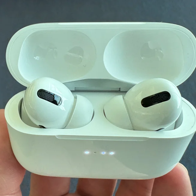 ワイヤレスイヤホン掃除後の画像