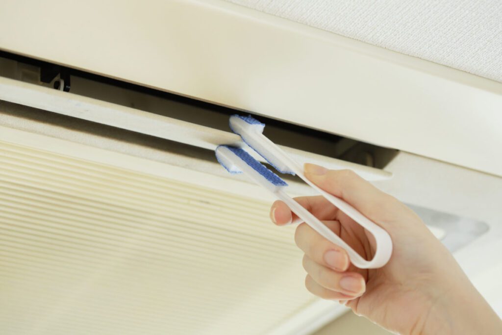 ルーバーを掃除している画像